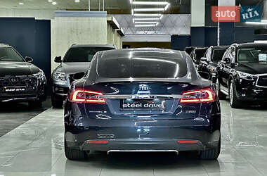 Ліфтбек Tesla Model S 2015 в 