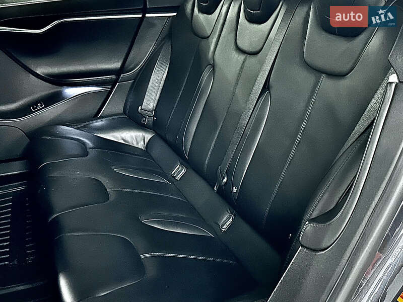 Лифтбек Tesla Model S 2015 в Николаеве