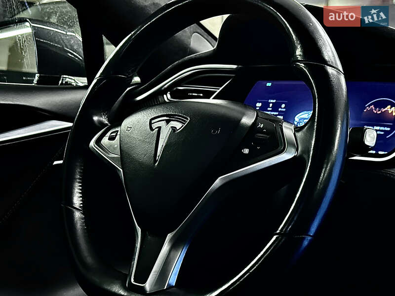 Лифтбек Tesla Model S 2015 в Николаеве