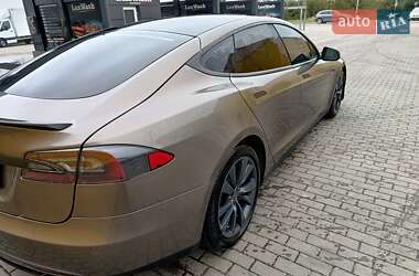 Ліфтбек Tesla Model S 2015 в 