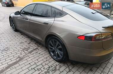 Ліфтбек Tesla Model S 2015 в 