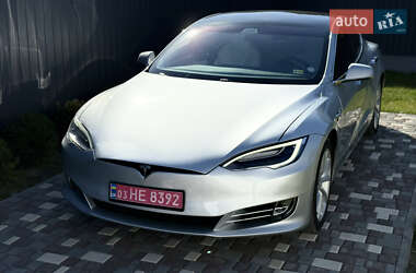 Лифтбек Tesla Model S 2017 в 