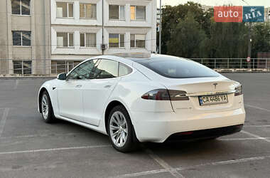 Ліфтбек Tesla Model S 2017 в 