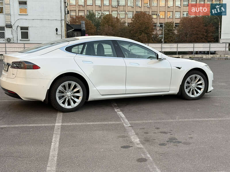 Ліфтбек Tesla Model S 2017 в Черкасах