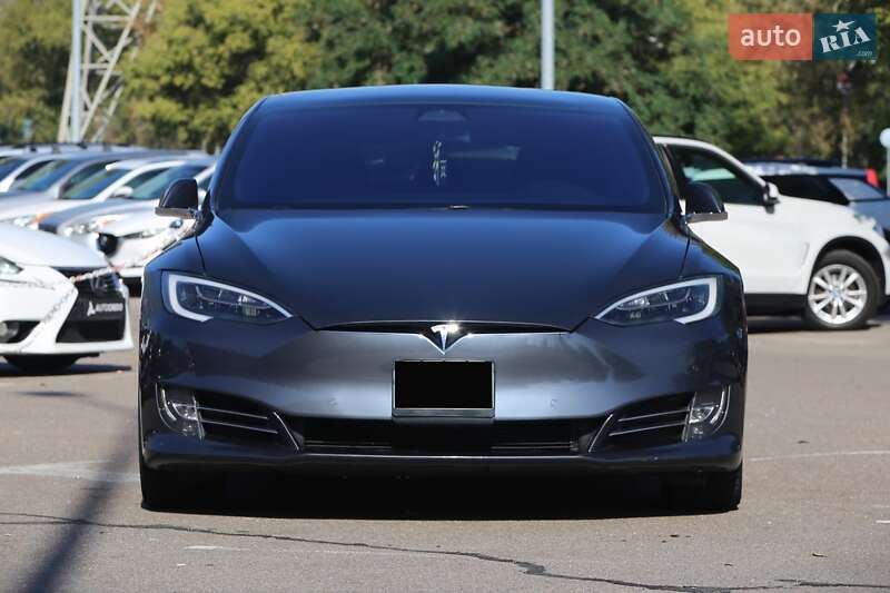 Ліфтбек Tesla Model S 2018 в Києві