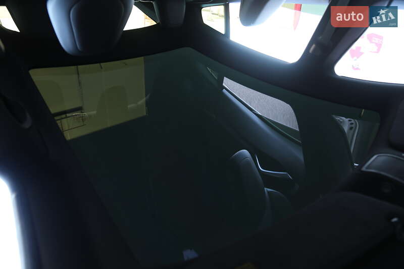 Ліфтбек Tesla Model S 2018 в Києві