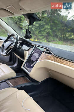 Ліфтбек Tesla Model S 2017 в 
