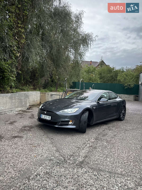 Ліфтбек Tesla Model S 2017 в Києві