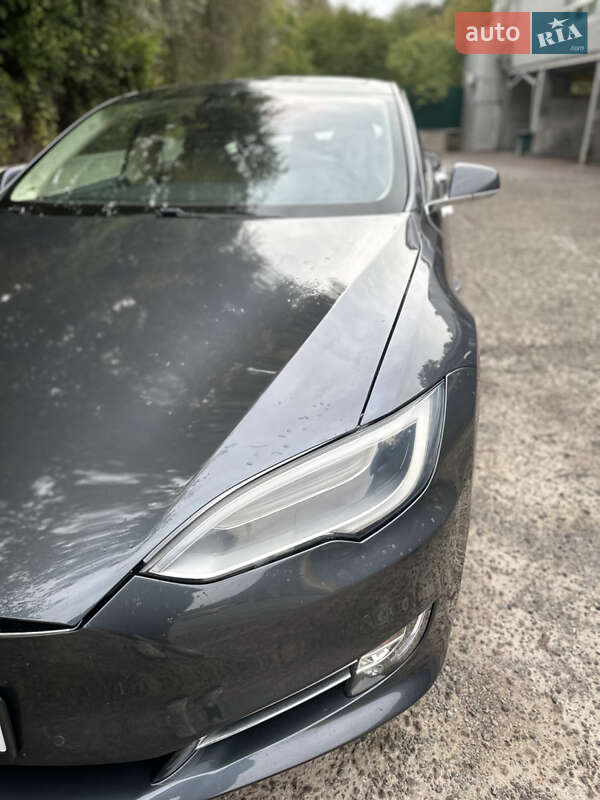 Ліфтбек Tesla Model S 2017 в Києві