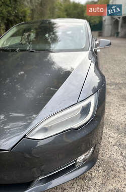 Ліфтбек Tesla Model S 2017 в 