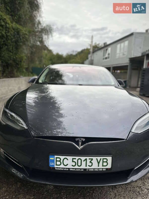 Ліфтбек Tesla Model S 2017 в Києві