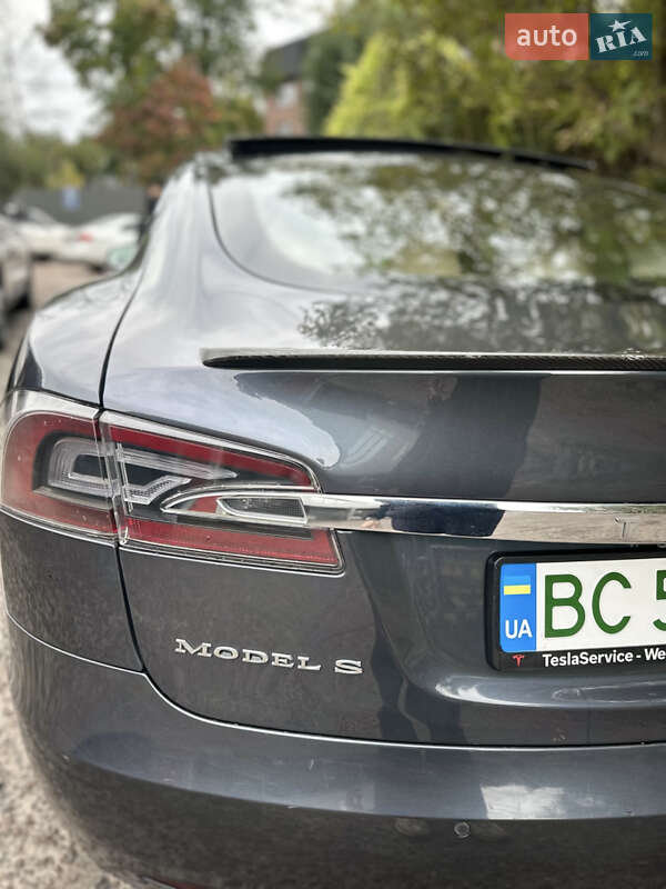 Ліфтбек Tesla Model S 2017 в Києві