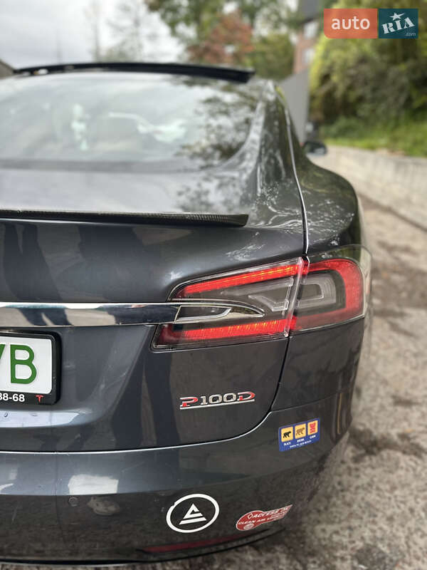 Ліфтбек Tesla Model S 2017 в Києві