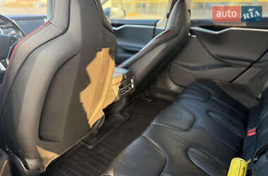 Лифтбек Tesla Model S 2014 в 
