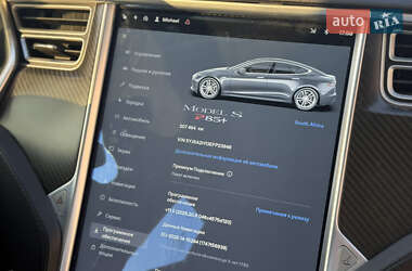 Лифтбек Tesla Model S 2014 в 