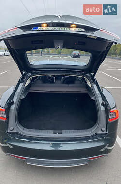 Лифтбек Tesla Model S 2014 в 
