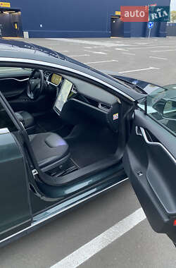 Лифтбек Tesla Model S 2014 в 