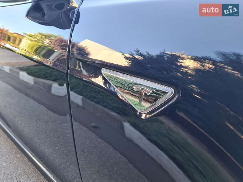 Ліфтбек Tesla Model S 2015 в Одесі