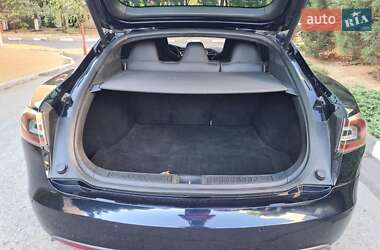 Лифтбек Tesla Model S 2015 в 