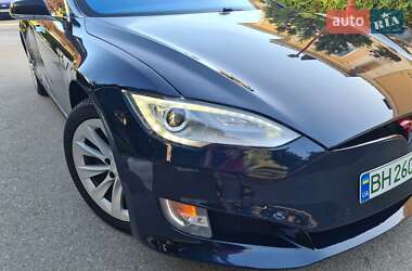 Лифтбек Tesla Model S 2015 в 