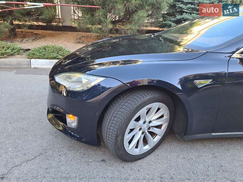 Ліфтбек Tesla Model S 2015 в Одесі