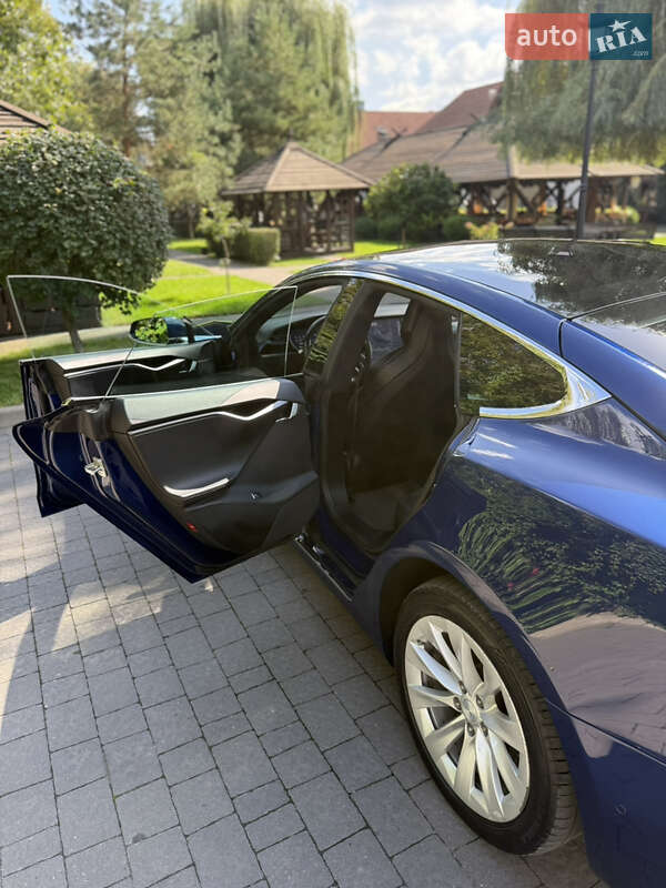 Лифтбек Tesla Model S 2018 в Ивано-Франковске