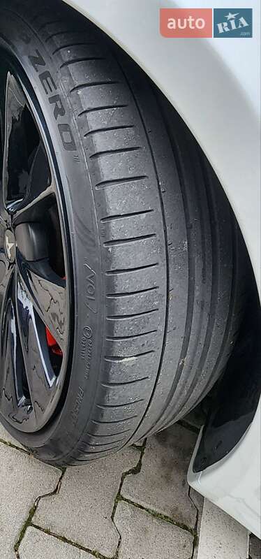 Лифтбек Tesla Model S 2017 в Хмельницком