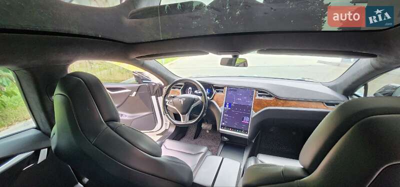 Лифтбек Tesla Model S 2017 в Хмельницком