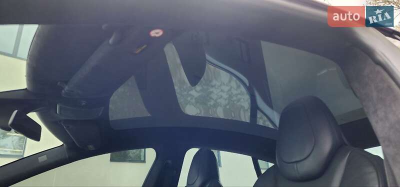 Лифтбек Tesla Model S 2017 в Хмельницком