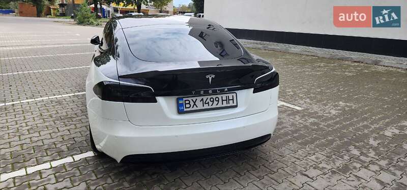 Лифтбек Tesla Model S 2017 в Хмельницком