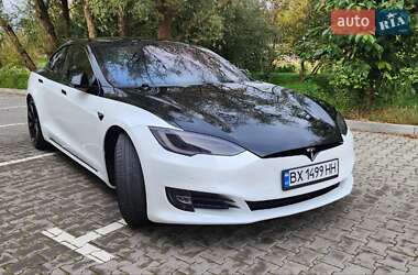 Ліфтбек Tesla Model S 2017 в 
