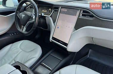 Ліфтбек Tesla Model S 2013 в  фото 16 Ліфтбек Tesla Model S 2013 в