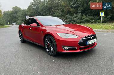 Ліфтбек Tesla Model S 2014 в 