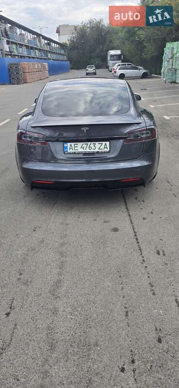 Лифтбек Tesla Model S 2021 в Днепре