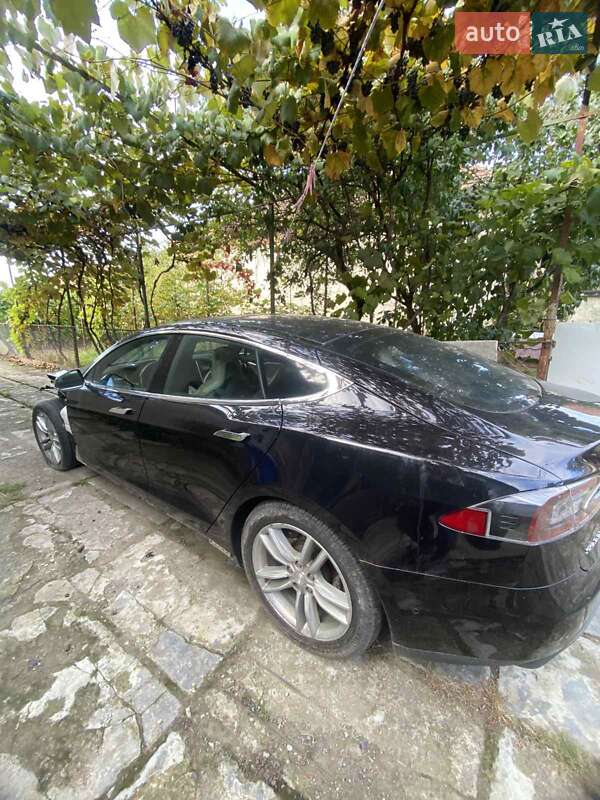 Ліфтбек Tesla Model S 2016 в Мукачевому