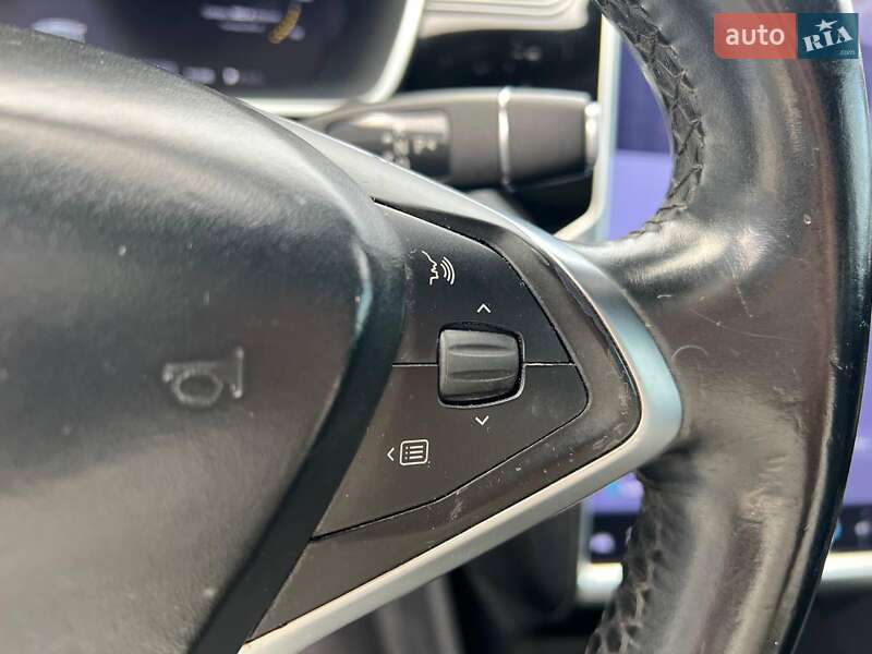 Ліфтбек Tesla Model S 2015 в Львові