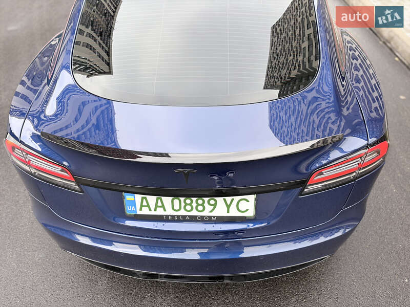 Лифтбек Tesla Model S 2022 в Киеве