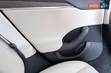 Ліфтбек Tesla Model S 2022 в 