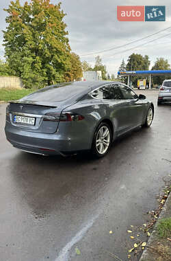 Лифтбек Tesla Model S 2013 в 