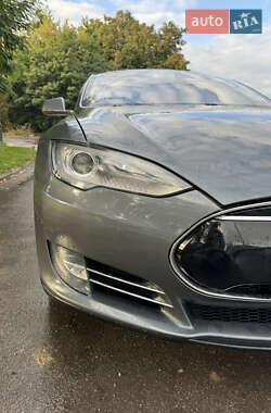 Лифтбек Tesla Model S 2013 в 