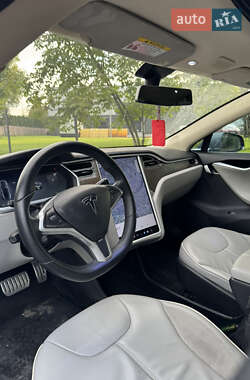 Лифтбек Tesla Model S 2013 в 