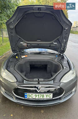 Лифтбек Tesla Model S 2013 в 