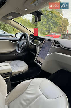 Лифтбек Tesla Model S 2013 в 
