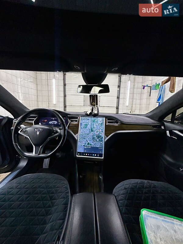 Ліфтбек Tesla Model S 2014 в Черкасах