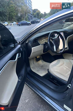 Ліфтбек Tesla Model S 2013 в 