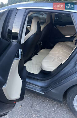 Ліфтбек Tesla Model S 2013 в 
