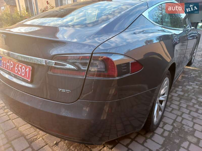 Лифтбек Tesla Model S 2018 в Шептицькому