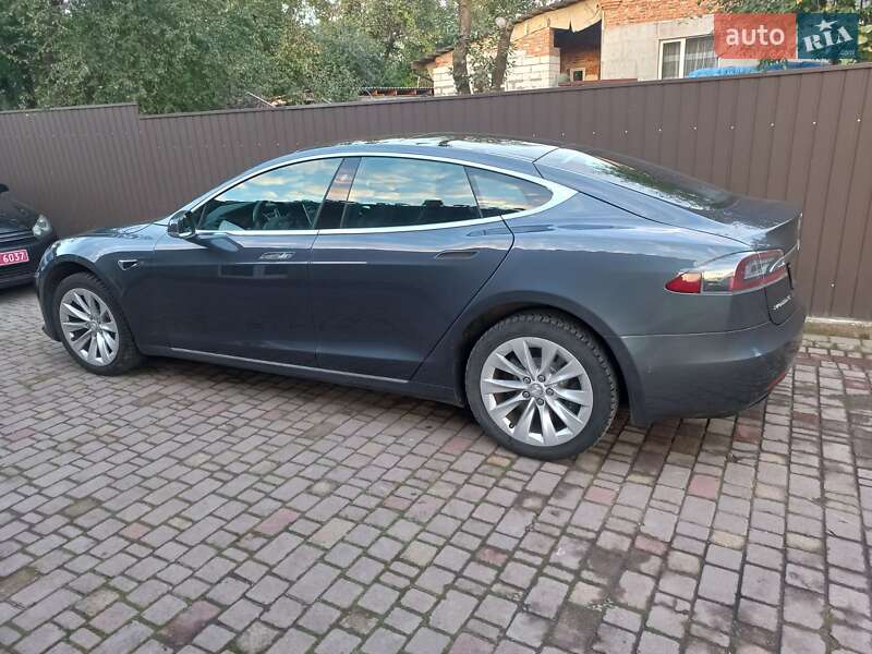 Лифтбек Tesla Model S 2018 в Шептицькому