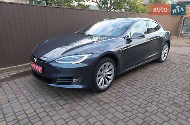 Ліфтбек Tesla Model S 2018 в Шептицькому