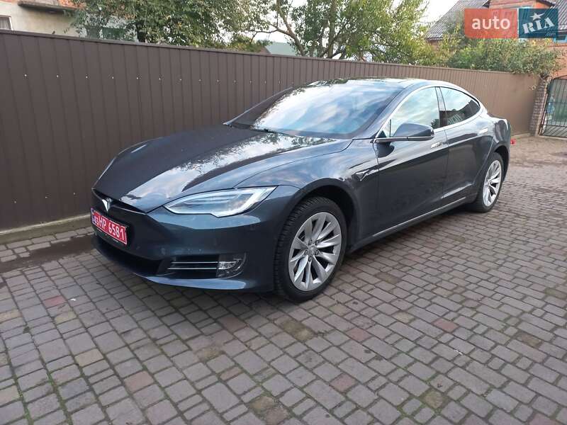 Лифтбек Tesla Model S 2018 в Шептицькому